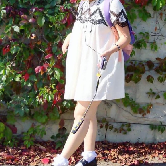 WHITE & BLACK ZARA FREE FLOW COMFY DRESS WITH ELEGANT LACE DETAILING - Picture 2 of 10